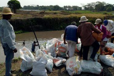 Chorro ilegal de más de 8 metros tiene en alerta a familias campesinas y pescadoras de Arjona y Mahates